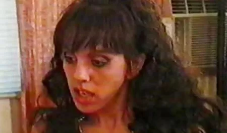 Pammie سکس از روی لباس لب, ارائه