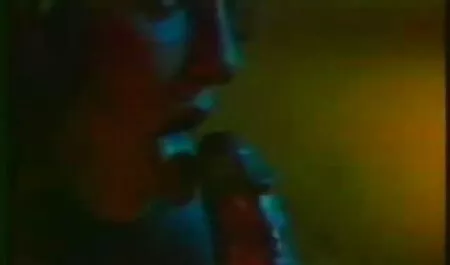 عمومی سکسی Sybil Kailena می شود یک شلوار سکسی دهان داغ