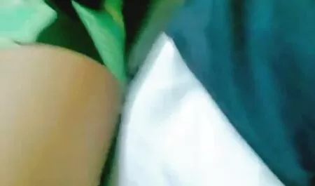 نونوجوان ورزش ها در پله کالج سکس لباس توری (POV)