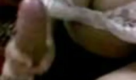 گربه لباس سکسی پرستاری وحشی پشمالو, Charlee Chase سهام سخت دیک با کهربا لین!