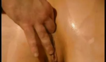 مسحور زن را سکس لباس دوست دارد او را گوشتی ستون