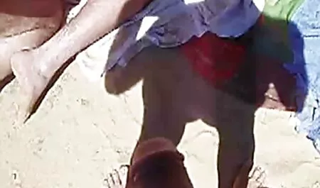 لزبین GILF را دوست دارد به شیرجه رفتن در الاغ کرست سکسی و گربه نوجوان