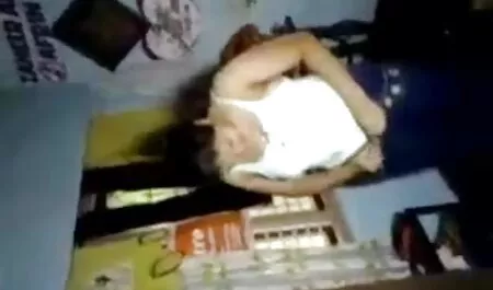 دیوانه تند و زننده نوجوان, سکس با لباس سر ایجاد شد