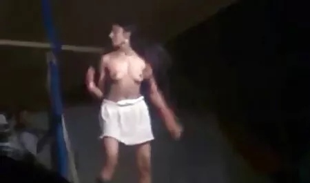 زیبا و دلفریب, سکس در لباس خواب بلوند در طب مکمل و جایگزین